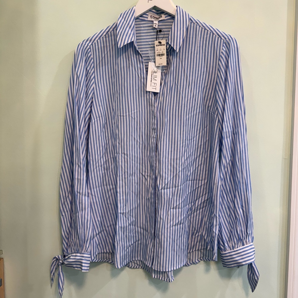 New express button down top